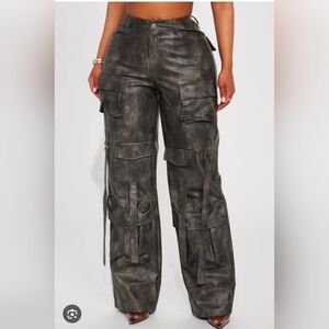 Fashion Nova Wide Leg Cargo Pants in Distressed Charcoal